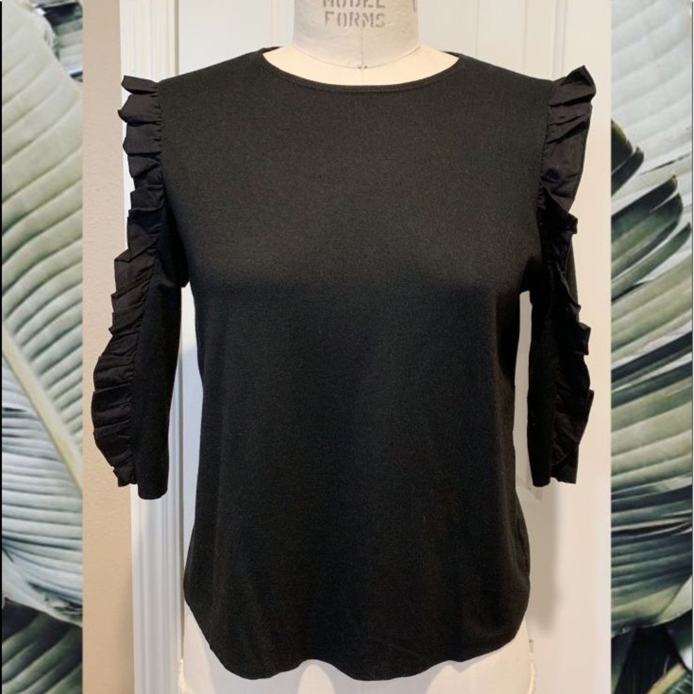 💋Zara Ruffle sleeve Top size:small✨